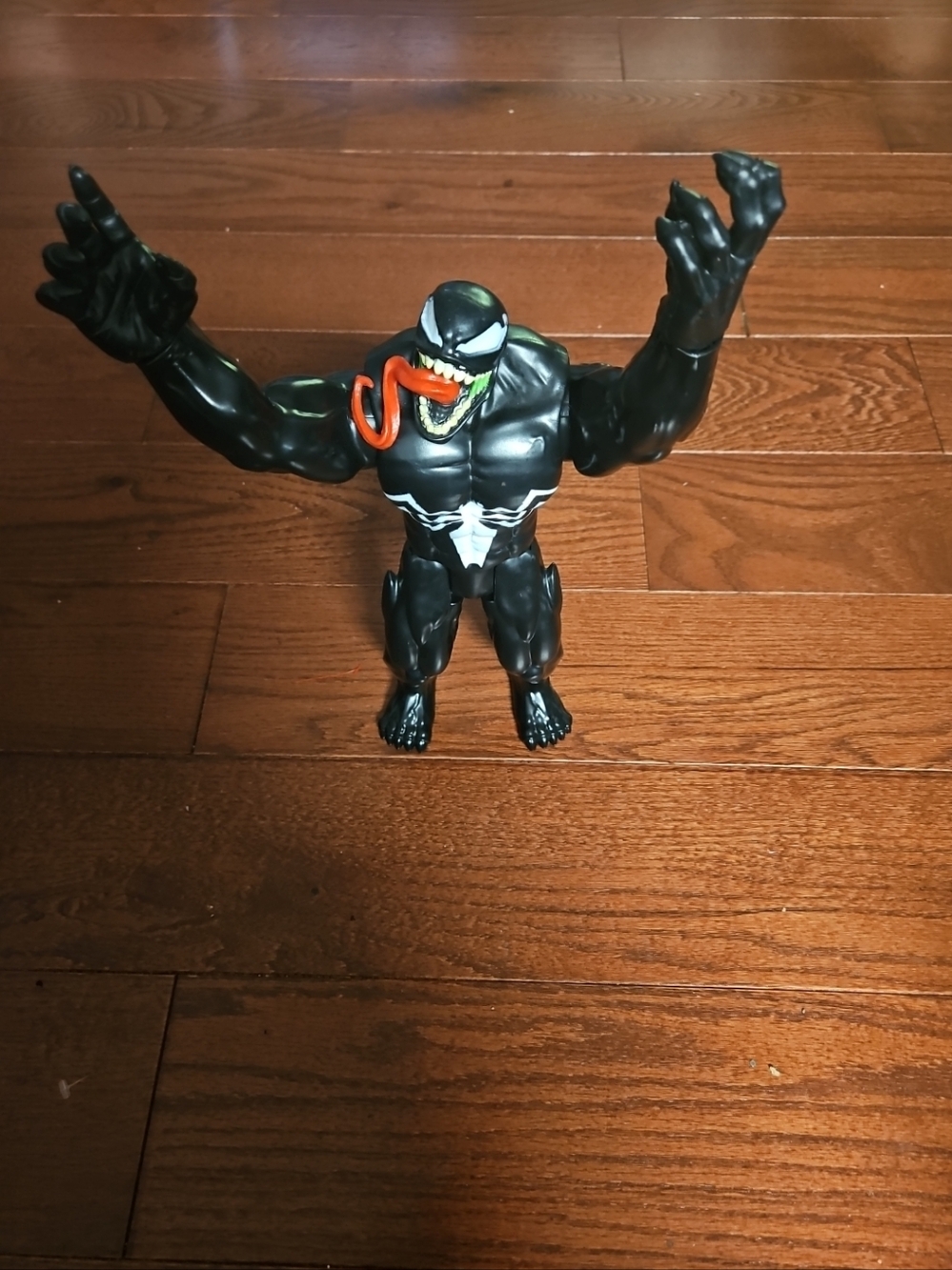 Marvel Venom 12” Action Figure Hasbro 2019 Titan Hero Series